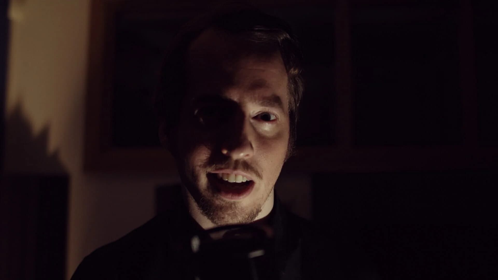 Dark Nights with Poe and Munro screenshot 1