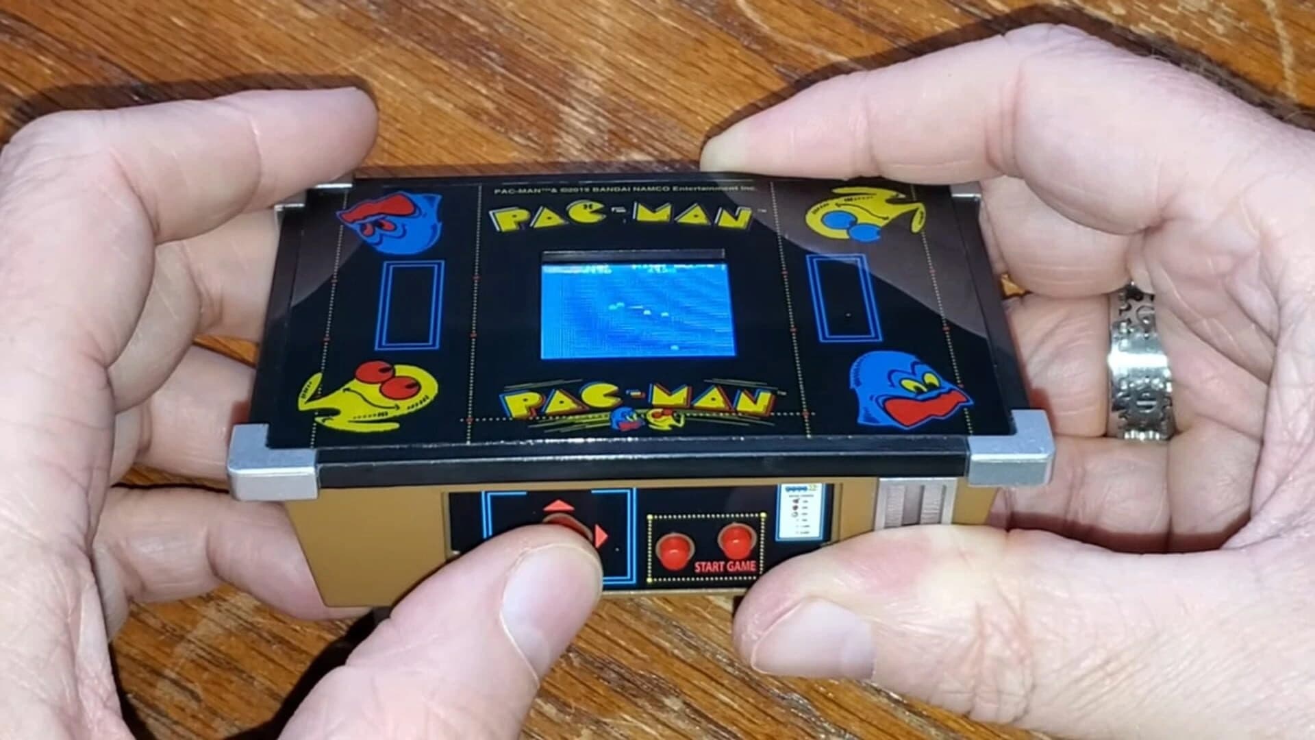 Tiny Arcade: Pac-Man - Table Top Edition screenshot 2
